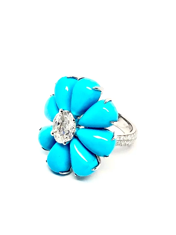 Petal 18K White Gold Ring