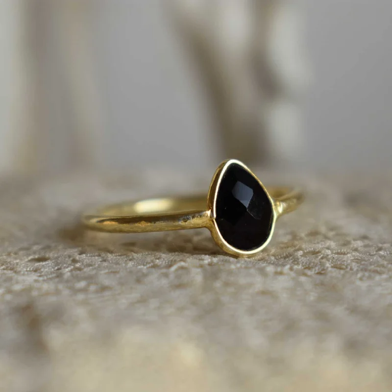 onyx | ‘laia’ ring | 24k gold-plated