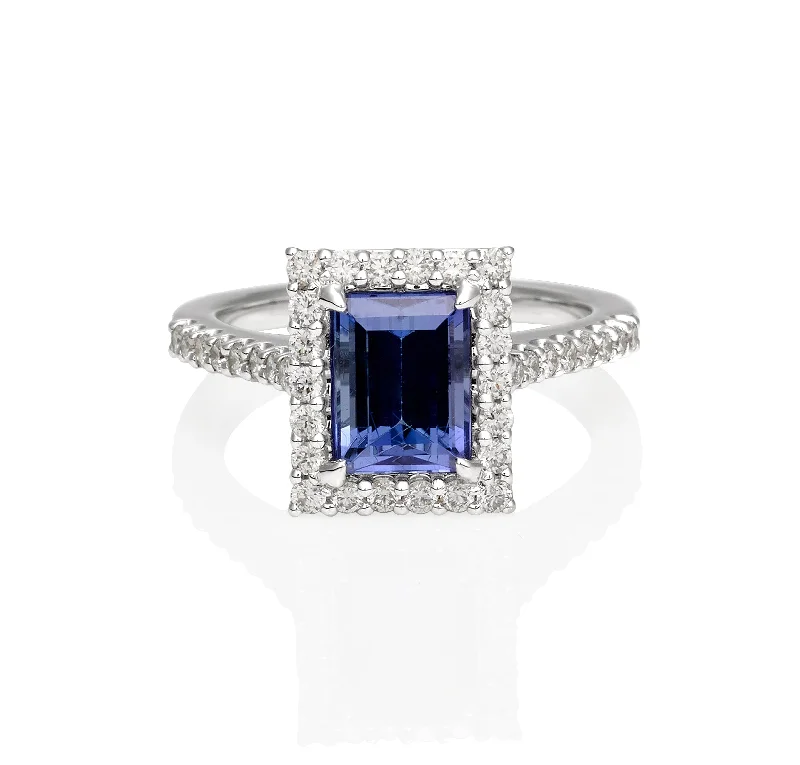 Tanzanite & Diamond Ring