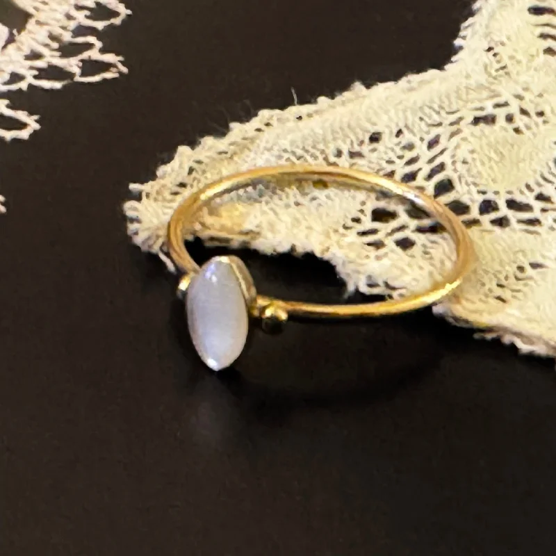 ‚Lisa ‚ mother of pearl ring| 24 k goldplated