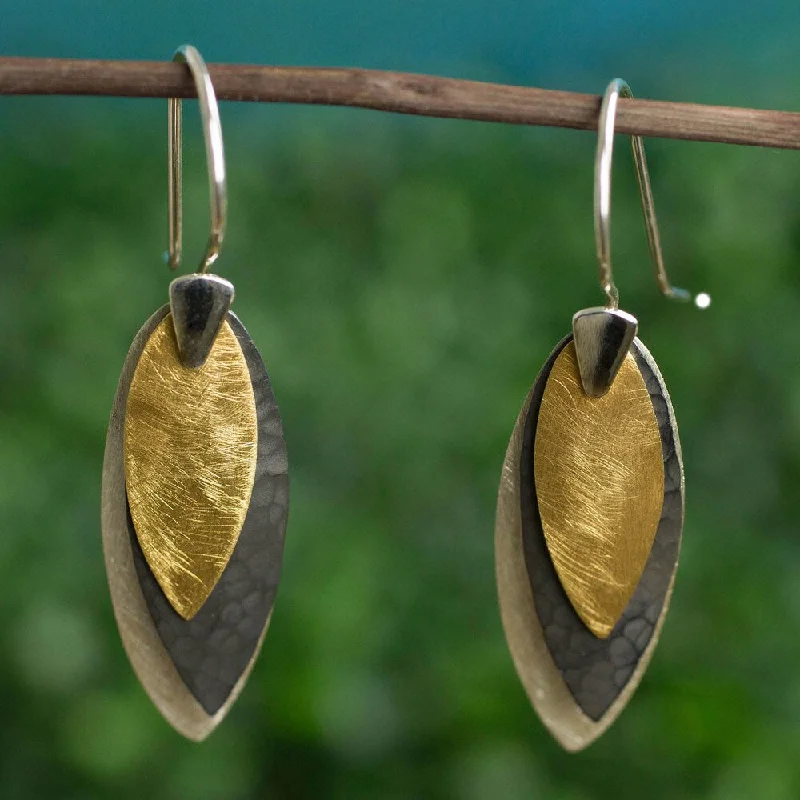 Handcrafted Sterling Silver 'Turning Leaves' Earrings (Mexico) - 1.6L*0.4W