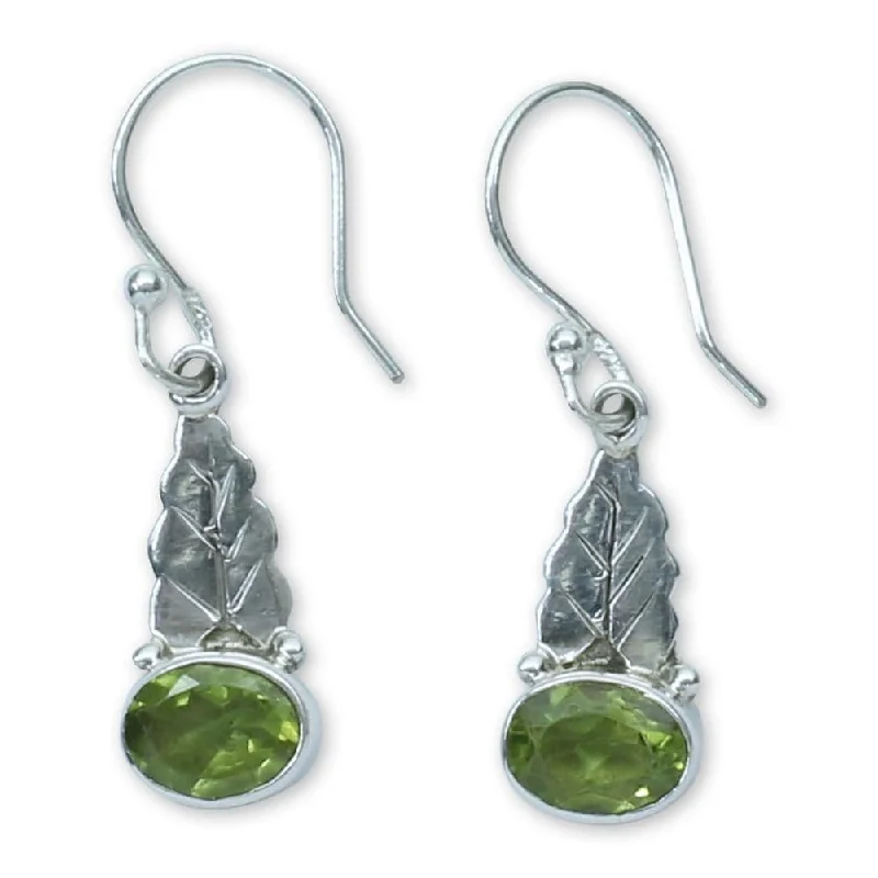 Handmade Sterling Silver 'Green Leaves' Peridot Earrings (India)